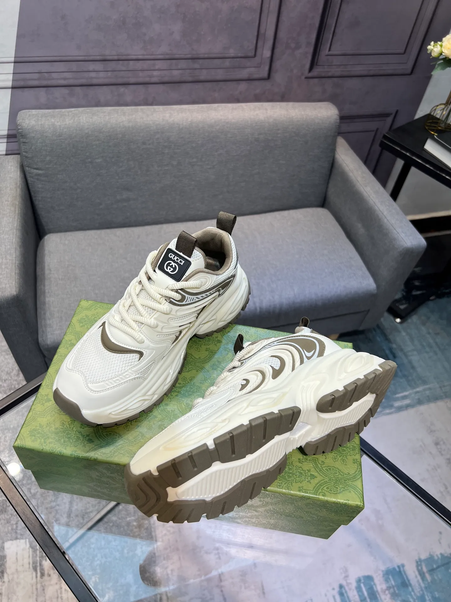 💰¥460 Brand: GUCCI Standard code: 38-44, Material: original material splicing, comfortable and breathable lining, lightweight and wear-resistant sports outsole Style category: men's fashionable casual shoes, running, sports shoes, distinguished luxury brand elements, top luxury